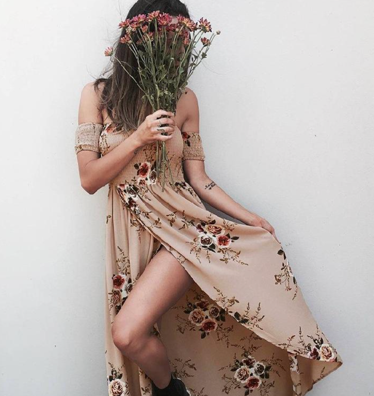 Off-Shoulder Maxi Dress – Romantic, Feminine & Effortlessly Elegant