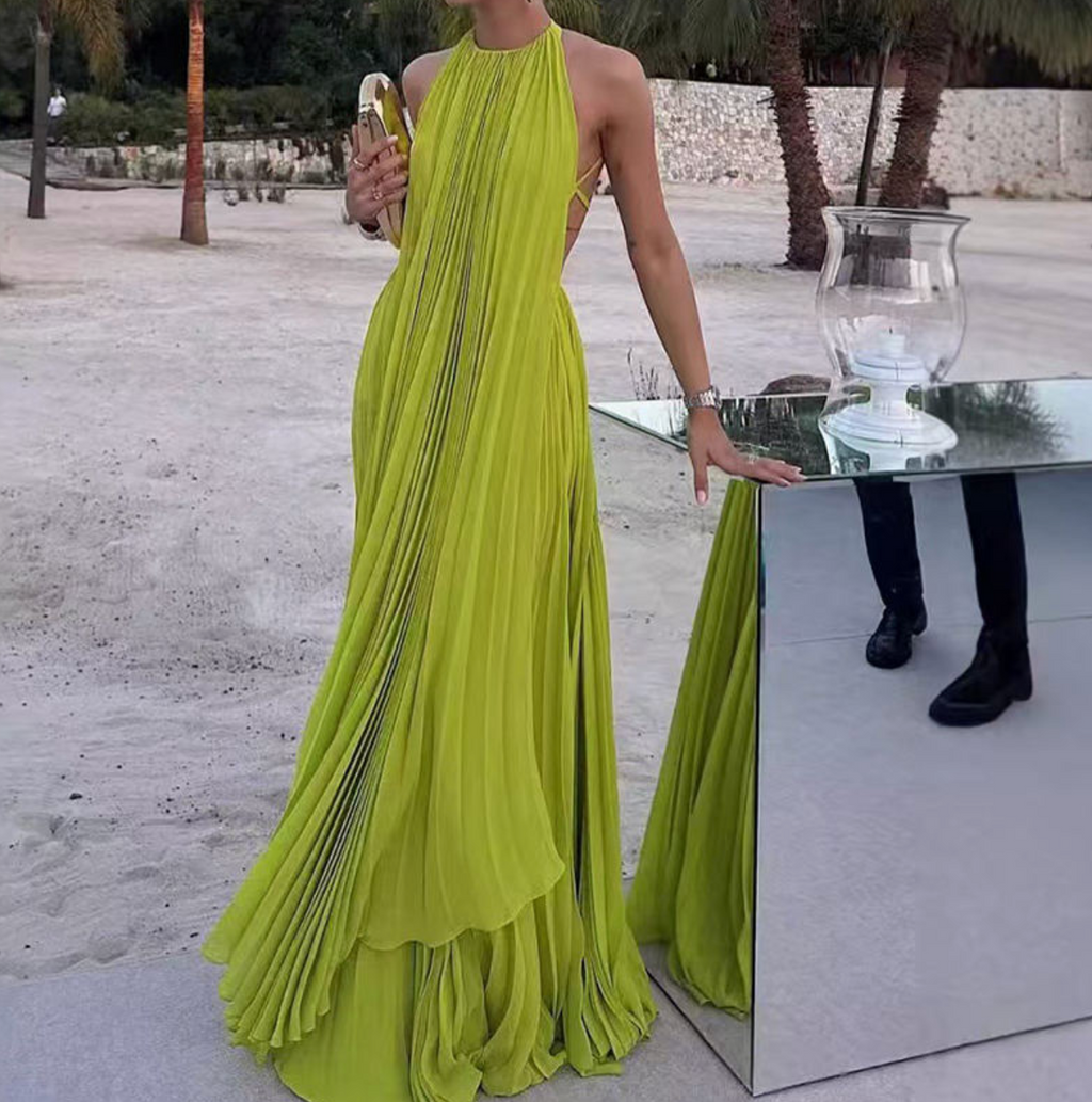 Backless Halter Beach Dress – Chic, Flirty & Effortlessly Stylish