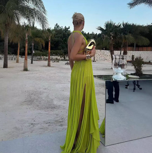 Backless Halter Beach Dress – Chic, Flirty & Effortlessly Stylish